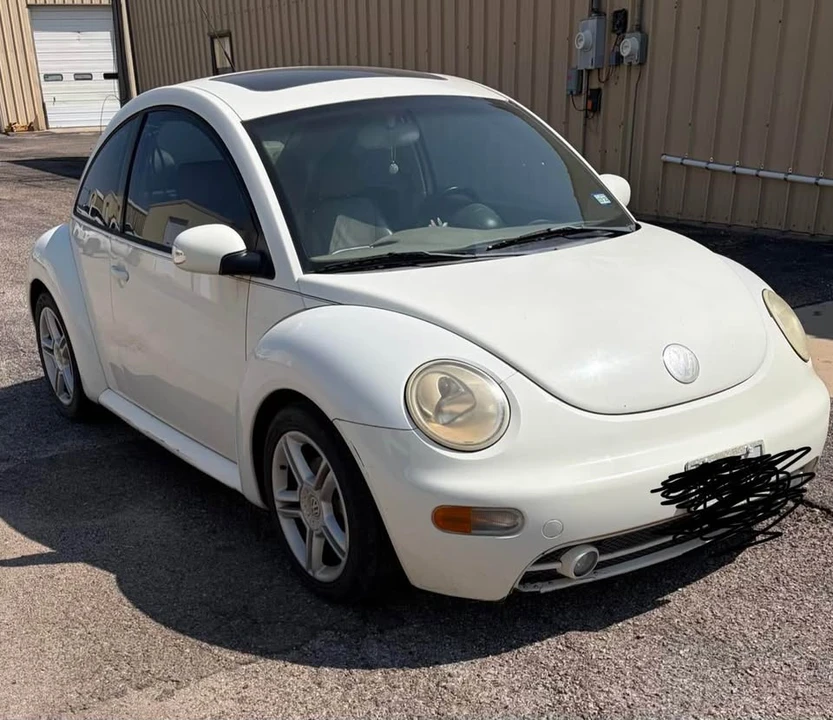 2004 Volkswagen New Beetle - Image 6 of 13