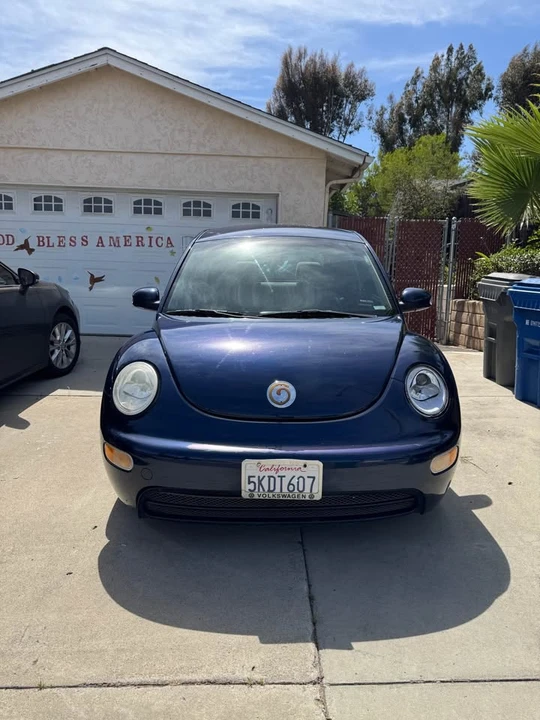 2004 Volkswagen New Beetle - Image 5 of 11