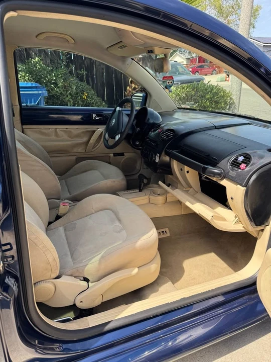 2004 Volkswagen New Beetle - Image 8 of 11