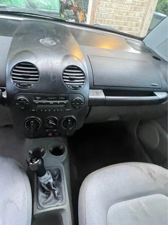 2004 Volkswagen New Beetle - Image 12 of 17