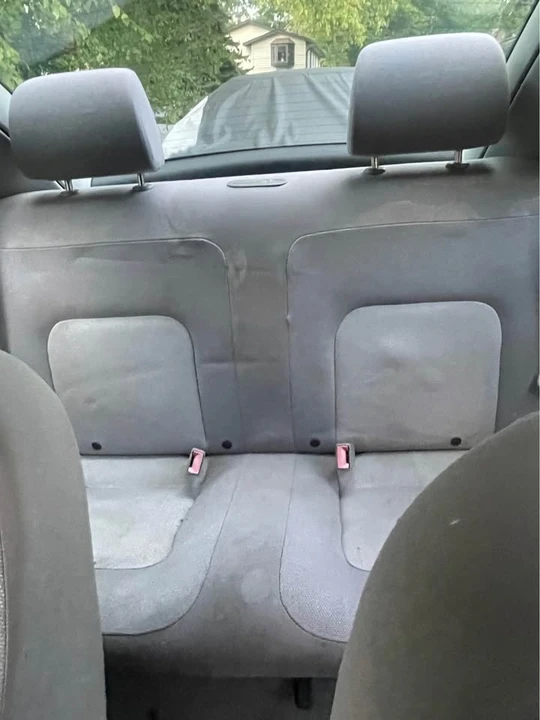 2004 Volkswagen New Beetle - Image 15 of 17