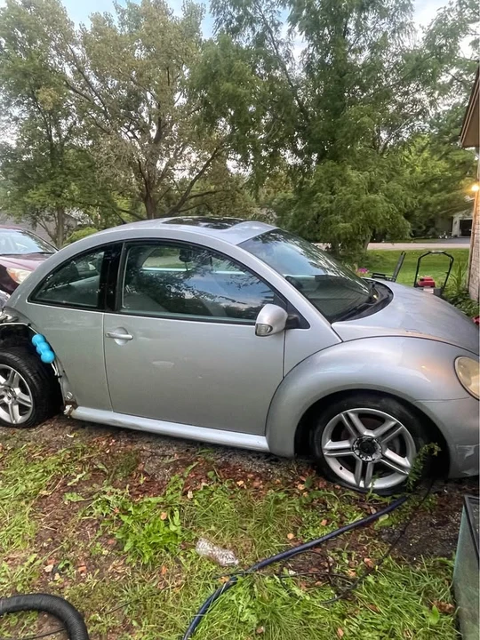2004 Volkswagen New Beetle - Image 6 of 17