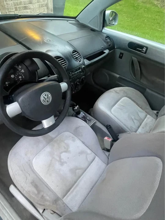 2004 Volkswagen New Beetle - Image 11 of 17