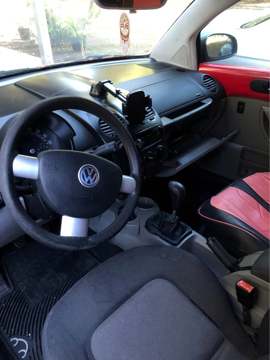 2004 Volkswagen New Beetle - Image 2 of 4