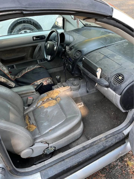 2004 Volkswagen New Beetle - Image 17 of 20