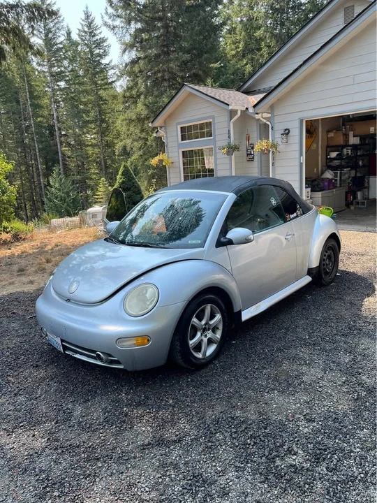 2004 Volkswagen New Beetle - Image 2 of 20