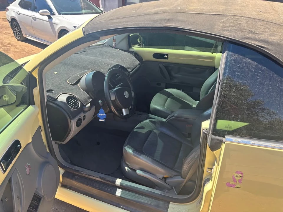 2004 Volkswagen New Beetle - Image 8 of 15