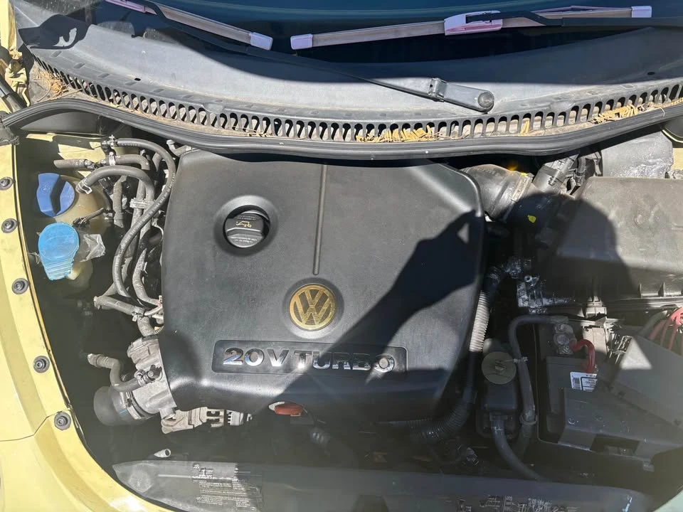 2004 Volkswagen New Beetle - Image 6 of 15