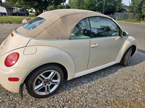 2004 Volkswagen Beetle 1.8T Convertible 2D