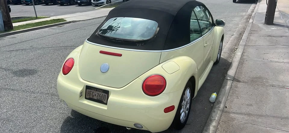 2004 Volkswagen New Beetle - Image 3 of 4