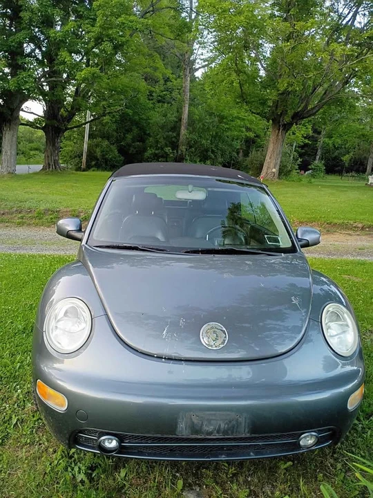 2004 Volkswagen New Beetle - Image 3 of 8