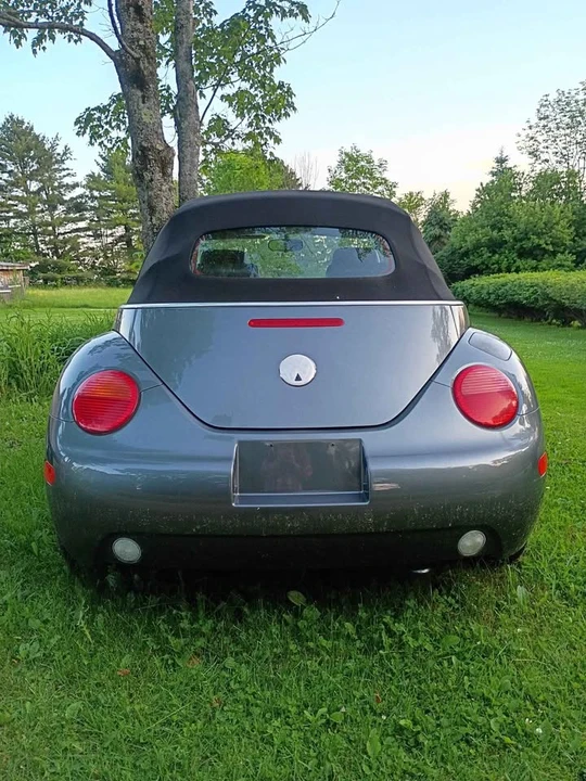 2004 Volkswagen New Beetle - Image 4 of 8