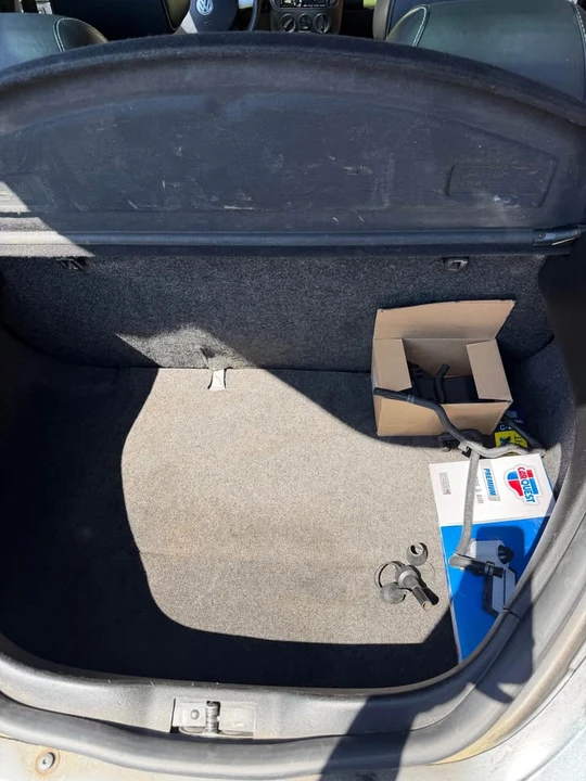 2004 Volkswagen New Beetle - Image 13 of 17