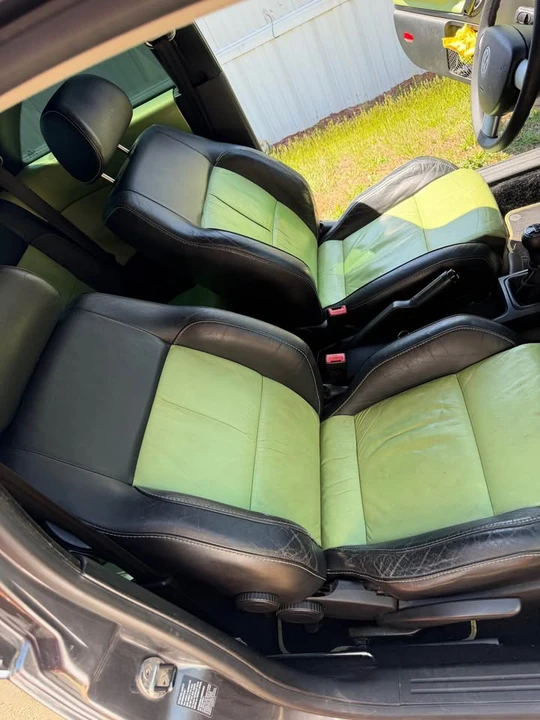 2004 Volkswagen New Beetle - Image 16 of 17