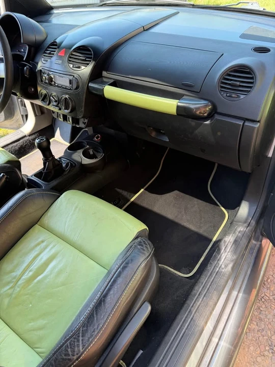 2004 Volkswagen New Beetle - Image 17 of 17