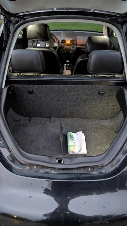 2004 Volkswagen New Beetle - Image 7 of 11