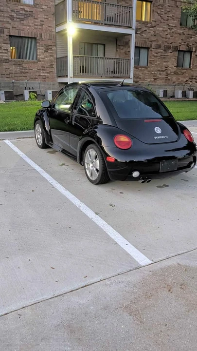 2004 Volkswagen New Beetle - Image 3 of 11