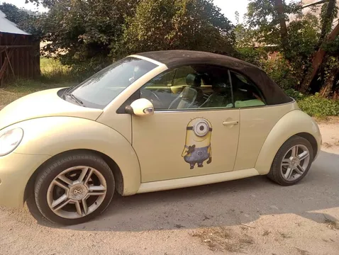 2004 Volkswagen Beetle 1.8T S Convertible 2D
