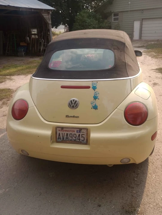 2004 Volkswagen New Beetle - Image 2 of 9