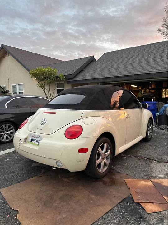 2004 Volkswagen New Beetle - Image 5 of 14