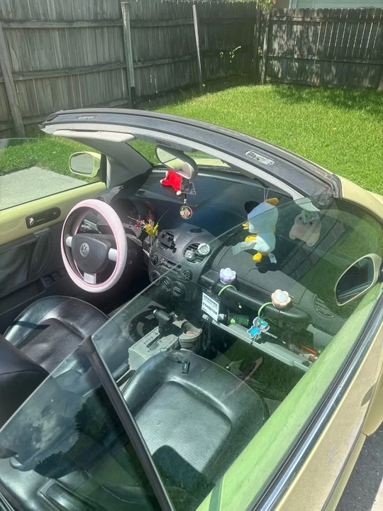 2004 Volkswagen New Beetle - Image 3 of 9