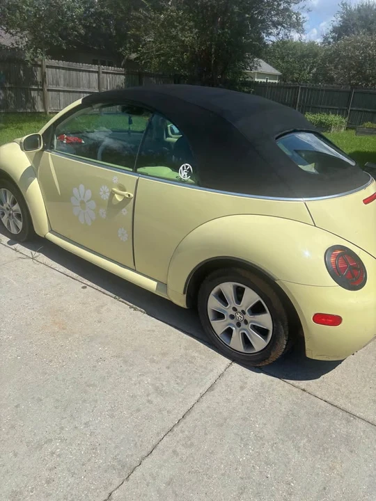 2004 Volkswagen New Beetle - Image 6 of 9