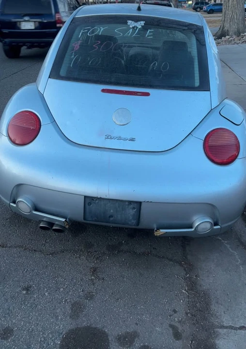 2004 Volkswagen New Beetle - Image 2 of 5
