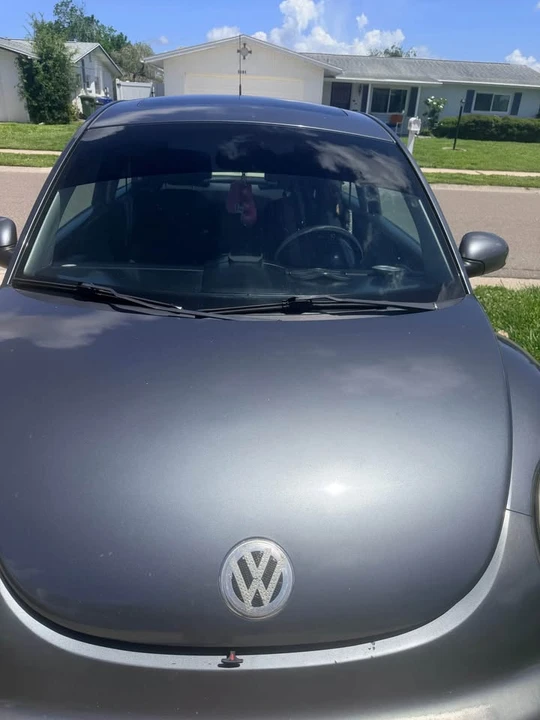 2004 Volkswagen New Beetle - Image 2 of 12