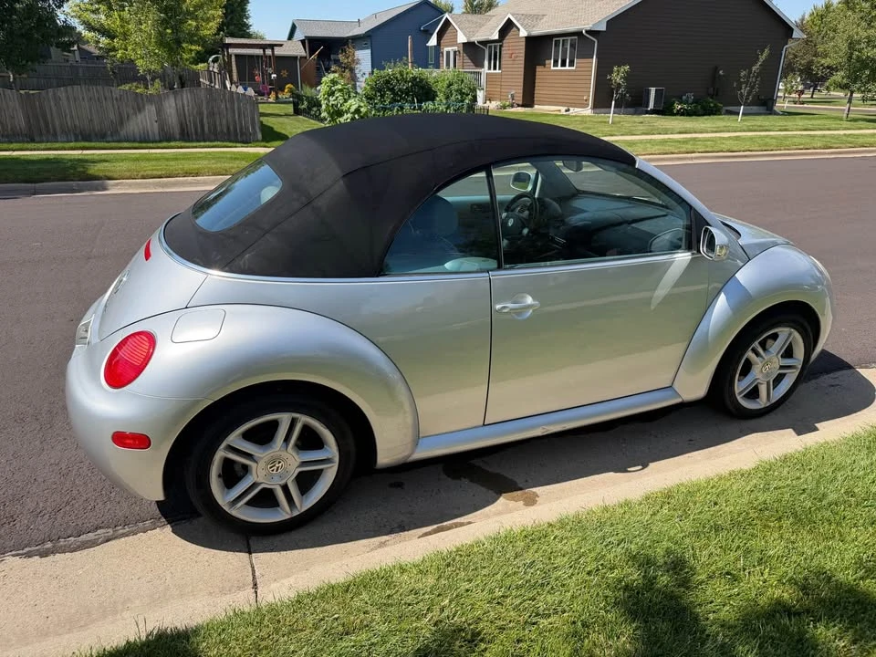 2004 Volkswagen New Beetle - Image 2 of 8