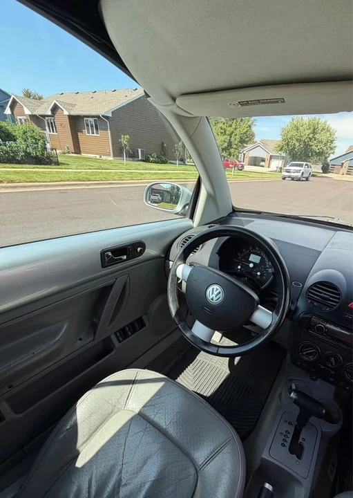 2004 Volkswagen New Beetle - Image 6 of 8