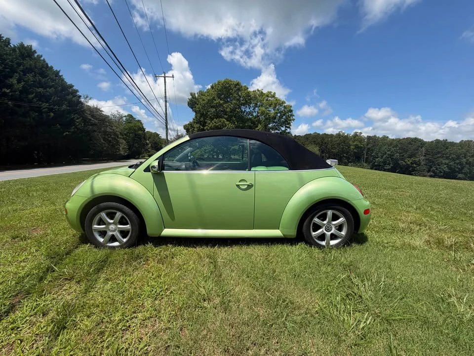 2004 Volkswagen New Beetle - Image 8 of 19