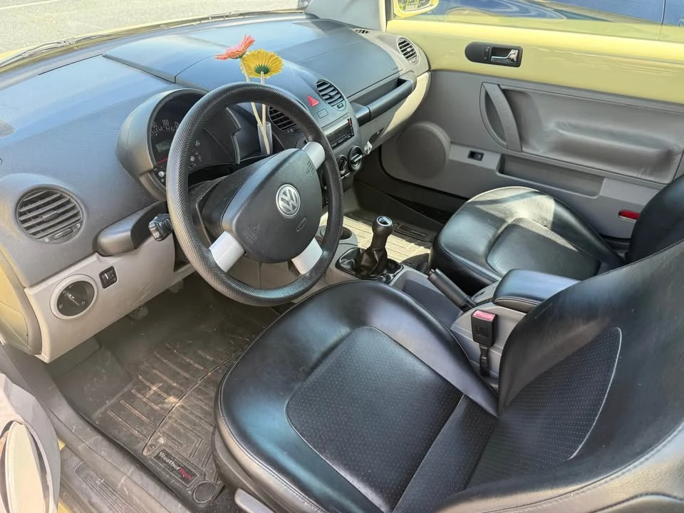 2004 Volkswagen New Beetle - Image 3 of 6