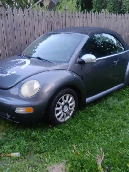 2004 Volkswagen New Beetle - Image 2 of 4