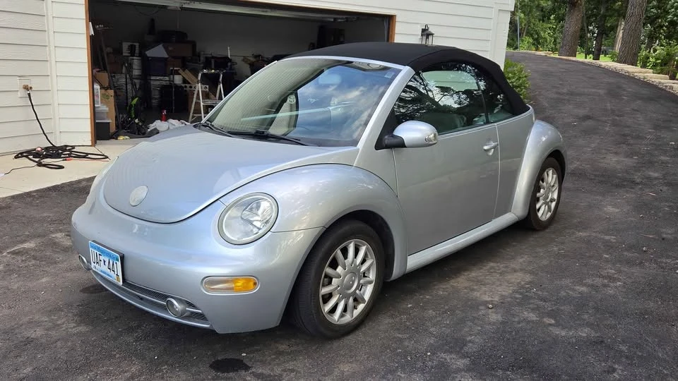 2004 Volkswagen New Beetle - Image 2 of 8