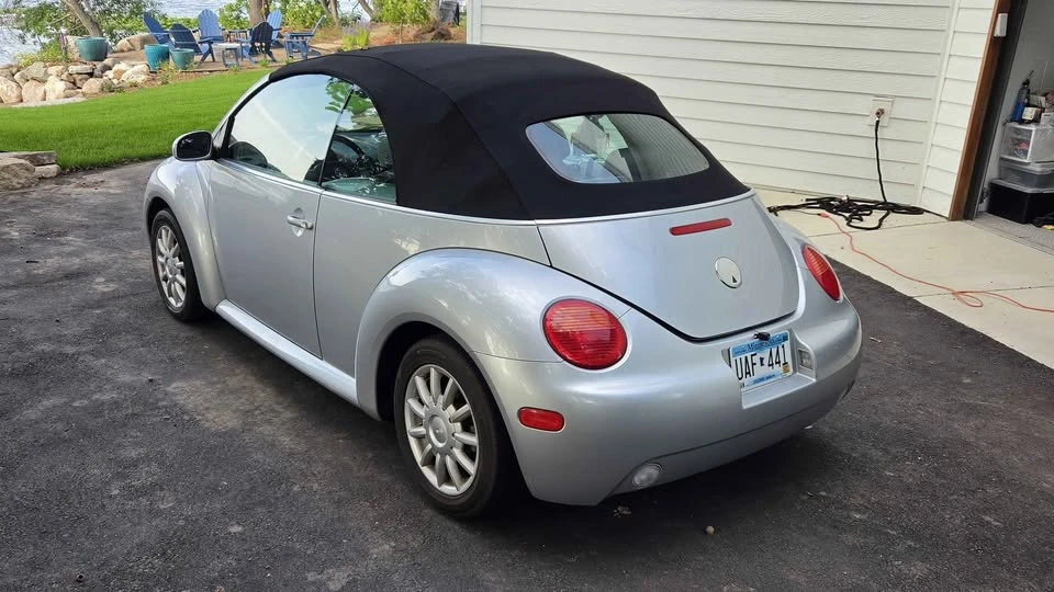 2004 Volkswagen New Beetle - Image 4 of 8
