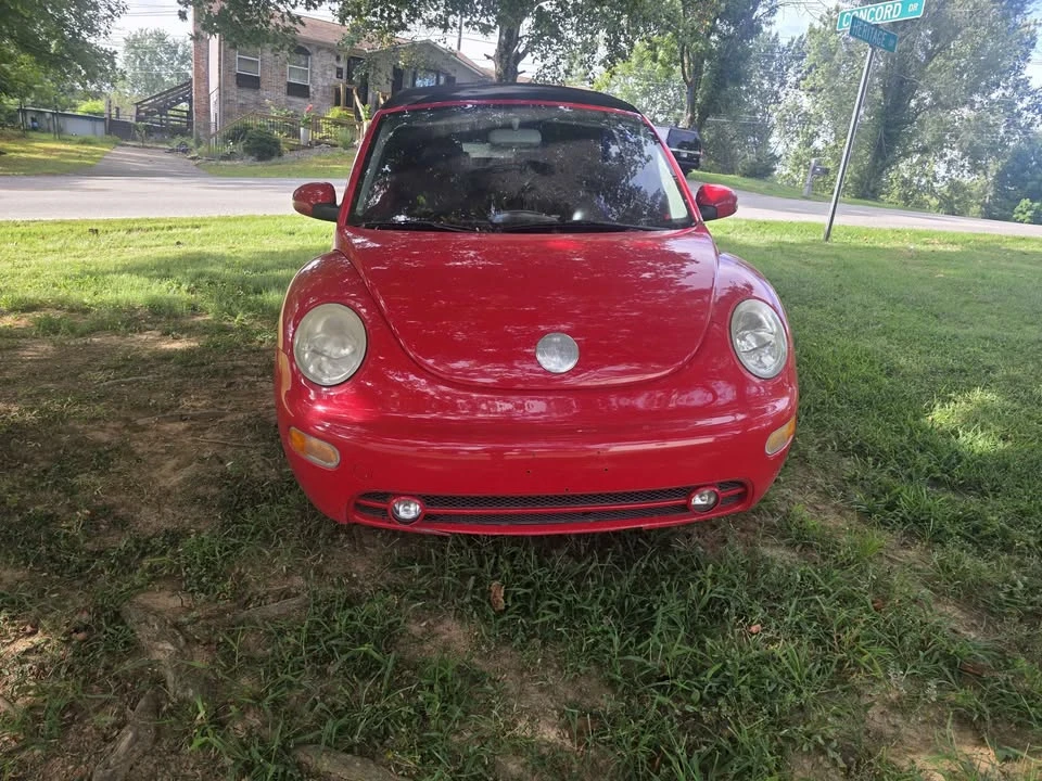 2004 Volkswagen New Beetle - Image 2 of 9
