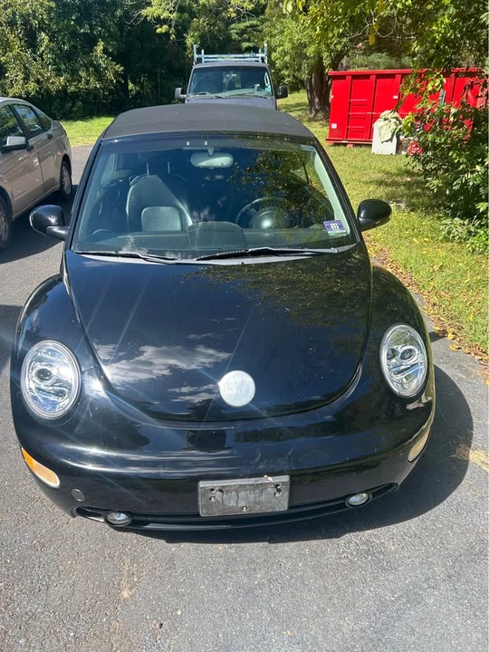 2004 Volkswagen New Beetle - Image 2 of 5