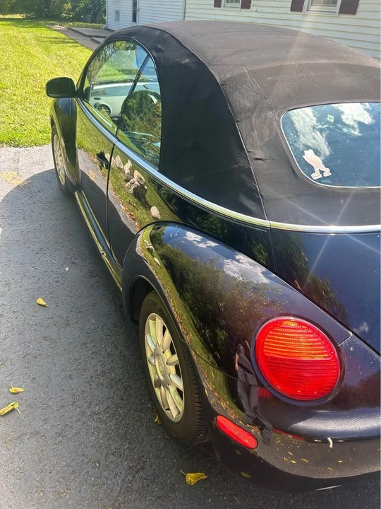 2004 Volkswagen New Beetle - Image 3 of 5