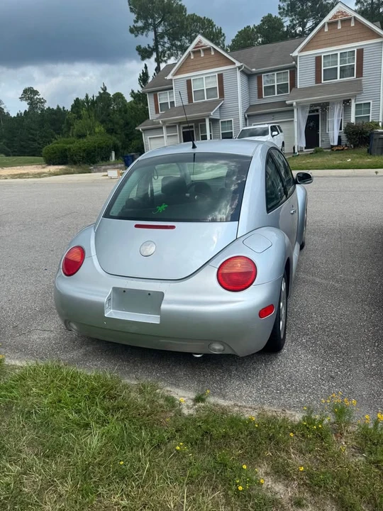 2004 Volkswagen New Beetle - Image 6 of 8