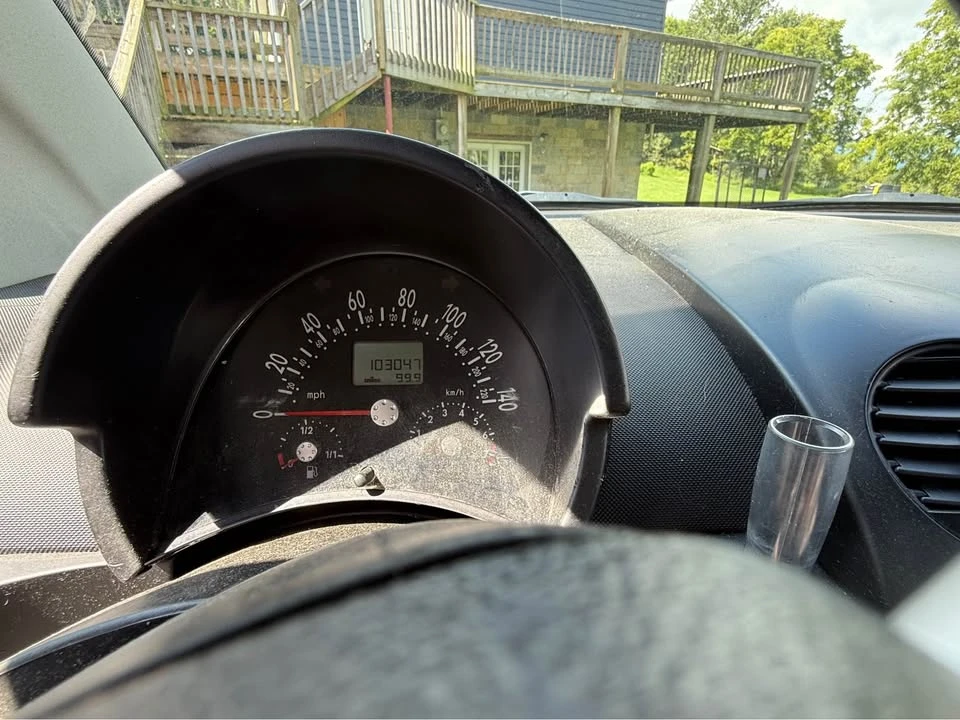2004 Volkswagen New Beetle - Image 5 of 8