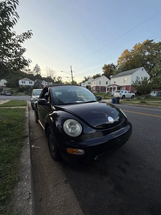 2004 Volkswagen New Beetle - Image 2 of 8