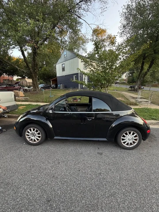 2004 Volkswagen New Beetle - Image 3 of 8