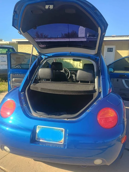 2004 Volkswagen New Beetle - Image 4 of 10
