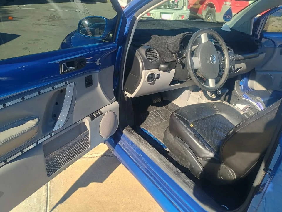 2004 Volkswagen New Beetle - Image 10 of 10