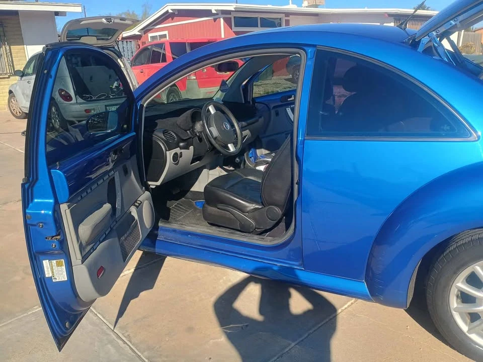 2004 Volkswagen New Beetle - Image 6 of 10