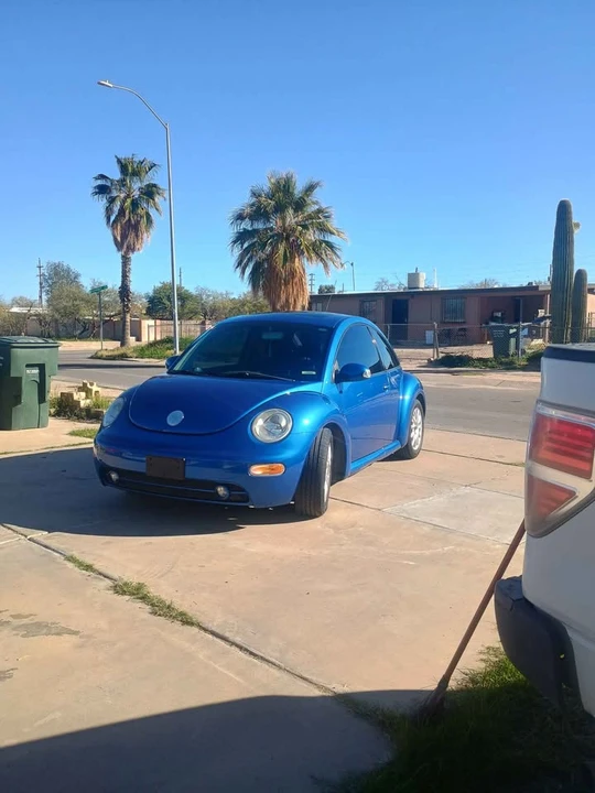 2004 Volkswagen New Beetle - Image 9 of 10