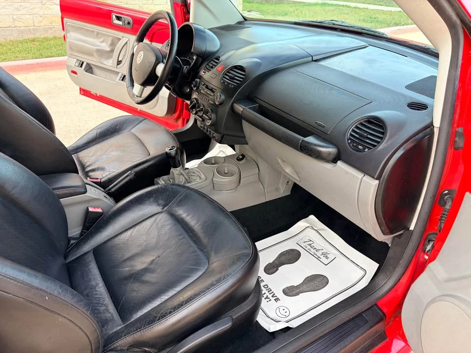 2004 Volkswagen New Beetle - Image 5 of 14