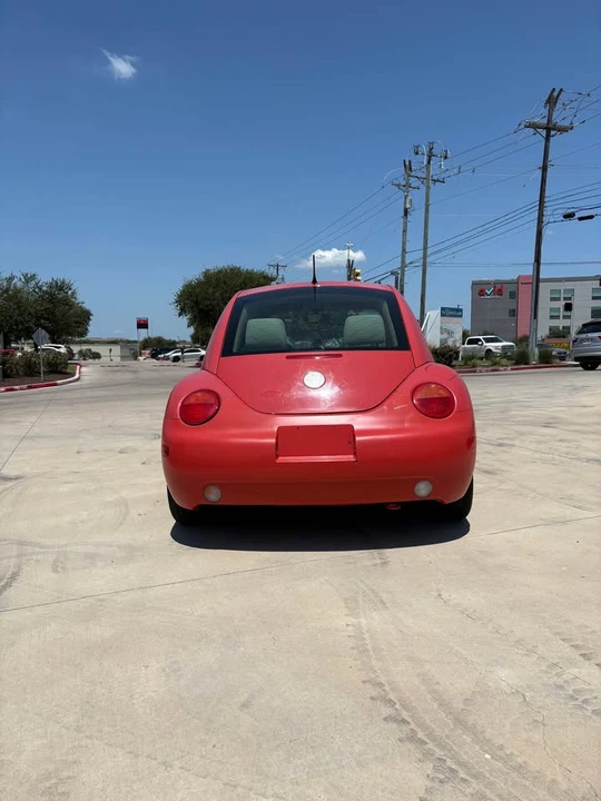 2004 Volkswagen New Beetle - Image 5 of 16