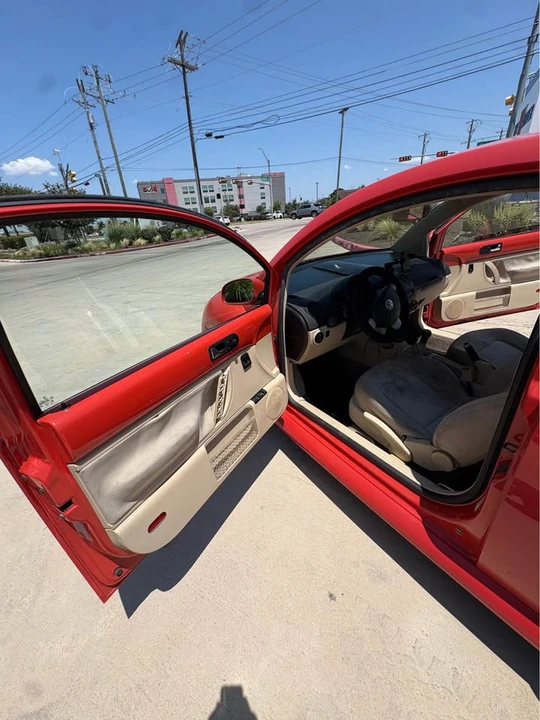 2004 Volkswagen New Beetle - Image 12 of 16