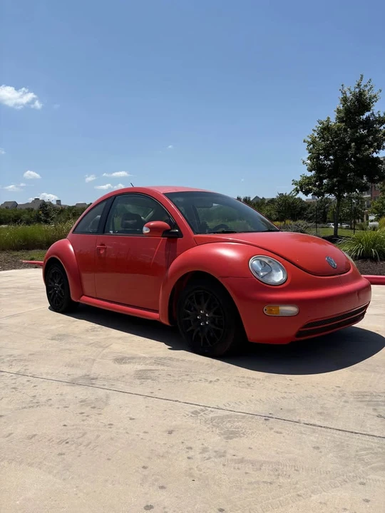 2004 Volkswagen New Beetle - Image 2 of 16